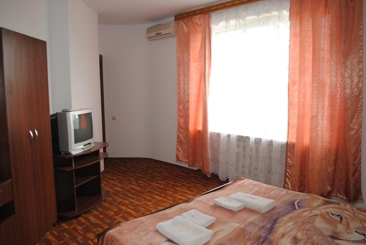 Hotel - Restaurant "Lion'S Heart" Velyka Omelyana ภายนอก รูปภาพ